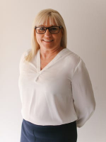 Roz Reynolds - Real Estate Agent