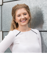 Tracy Paus - Real Estate Agent