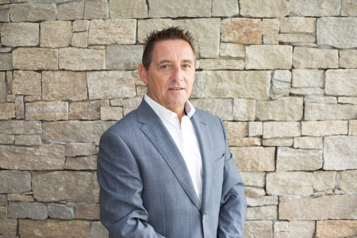 Wayne Hockey - Real Estate Agent