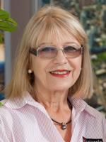 Lucy Cole - Real Estate Agent