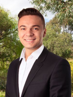 Zack Ninkovic - Real Estate Agent