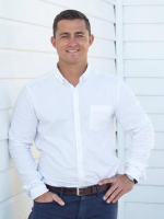 Aramis Pincovai - Real Estate Agent