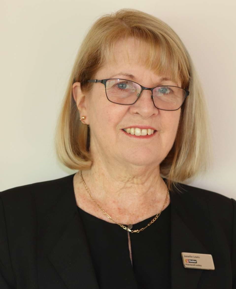 Jan Lewis - Real Estate Agent