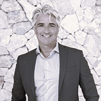 Micha Fischer - Real Estate Agent