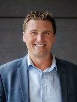 Adam Natonewski - Real Estate Agent