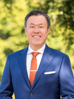 Simon Au - Real Estate Agent