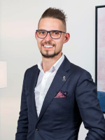 Benjamin Hollow - Real Estate Agent