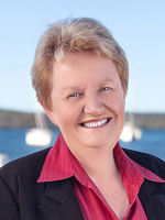 Kay Saunderson - Real Estate Agent