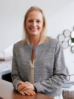 Annika Wood - Real Estate Agent