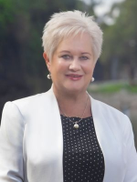 Helen Yuen - Real Estate Agent