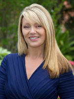 Traci Stella - Real Estate Agent