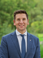 Tom Kurtschenko - Real Estate Agent