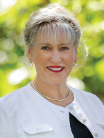 Rae Tomlinson - Real Estate Agent