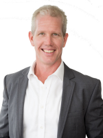 Leigh Martinuzzi - Real Estate Agent