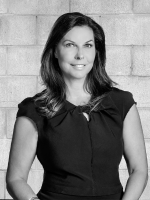 Debora Sutton - Real Estate Agent