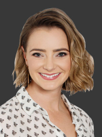 Chelsea Peinke - Real Estate Agent