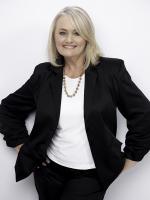 Deni Castle - Real Estate Agent