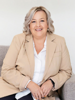 Kat Szatkowska - Real Estate Agent