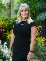 Ellen - Team Kerr - Real Estate Agent