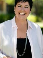 Terri Mackay - Real Estate Agent