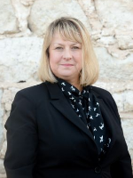 Carolyn Shaw - Real Estate Agent