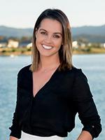Sophie Watts - Real Estate Agent