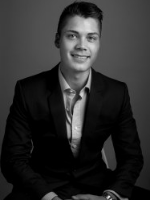 Kenji Fukushima - Real Estate Agent