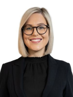 Julia Warren - Real Estate Agent