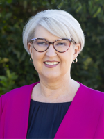 Sue Dewar - Real Estate Agent
