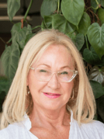 Angela Mastrapostolos - Real Estate Agent