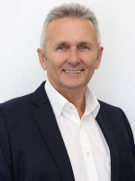 Chris Yearbury - Real Estate Agent