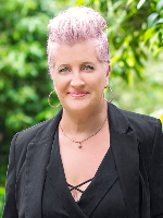 Roxanne Workman - Real Estate Agent