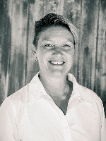 Monique Morcus - Real Estate Agent