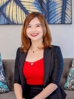 Estelle Lin - Real Estate Agent